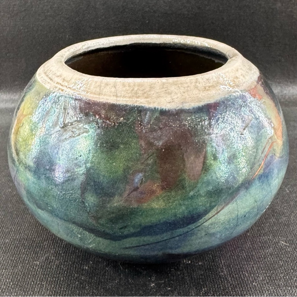 Iridescent Raku Pottery Vase Bowl Artist Signed 4” Diameter - Picture 4 of 8